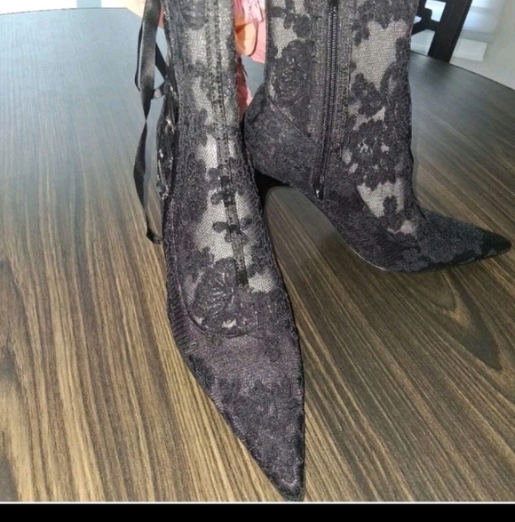 NIB Dolls Kill Sugar Thrillz Size 8 Black Dream Boulevard Lace Booties!! - Picture 9 of 15